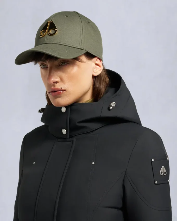 Parkas med fårskinnskant Parkas med fårskinnskant